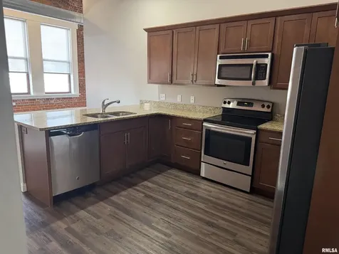 1534 River Drive Moline IL 61265
