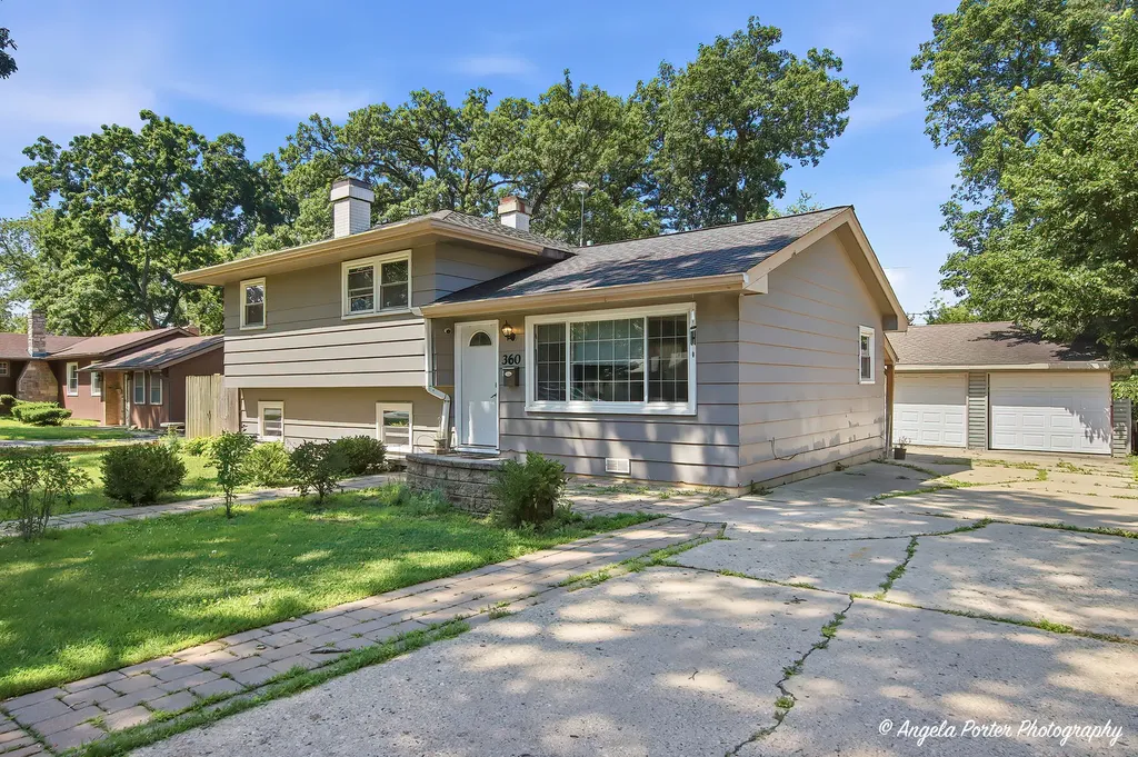 360 Hickory Drive Crystal Lake IL 60014