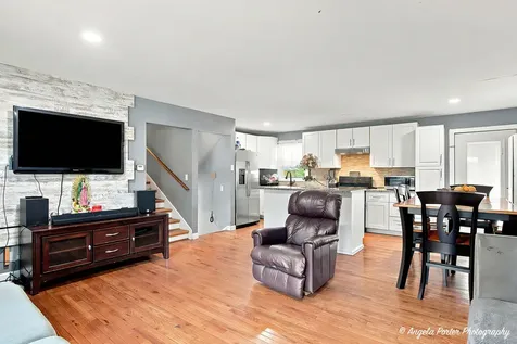 360 Hickory Drive Crystal Lake IL 60014