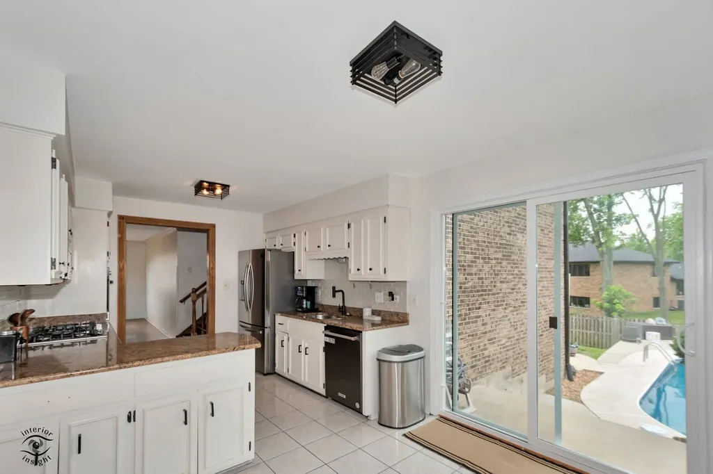 825 Walnut Drive Darien IL 60561