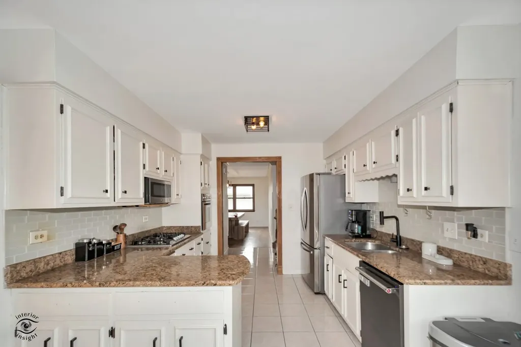 825 Walnut Drive Darien IL 60561