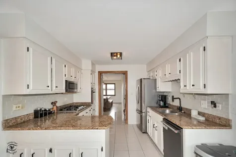 825 Walnut Drive Darien IL 60561