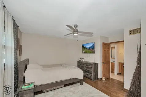 825 Walnut Drive Darien IL 60561