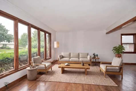825 Walnut Drive Darien IL 60561