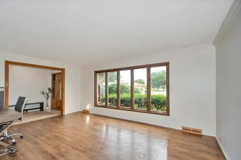 825 Walnut Drive Darien IL 60561
