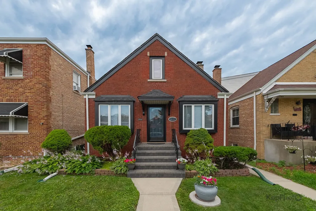 3933 West 69th Place Chicago IL 60629