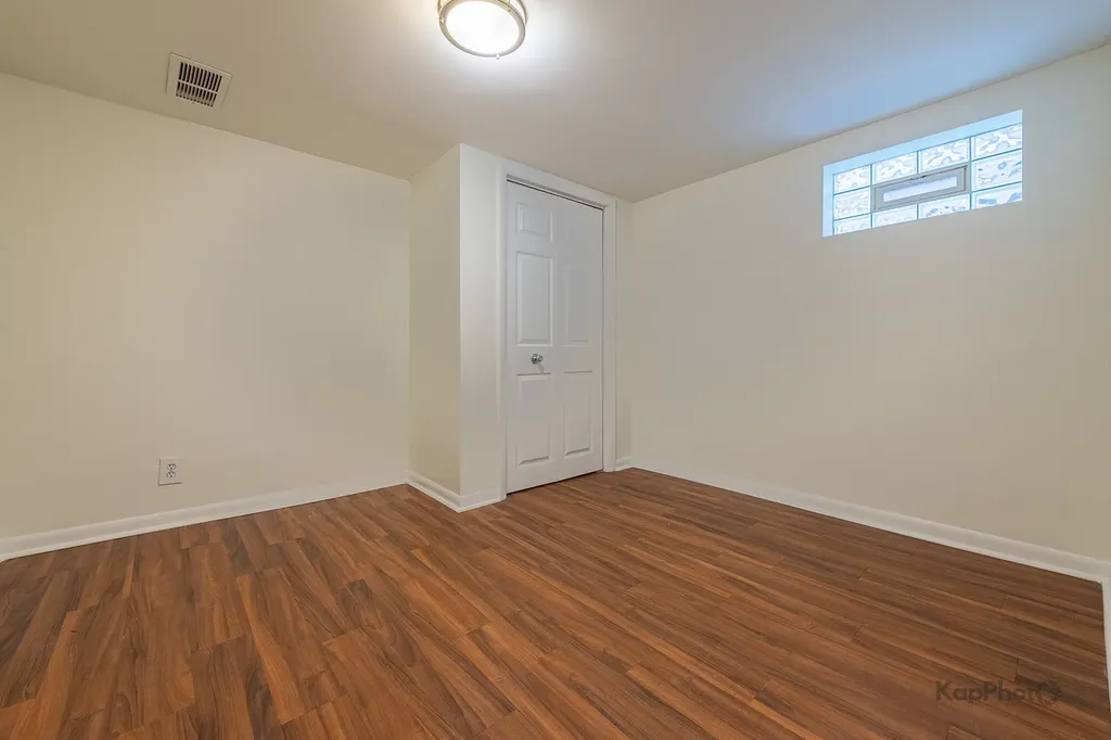3933 West 69th Place Chicago IL 60629