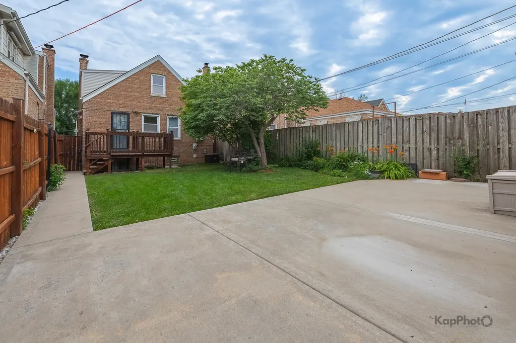 3933 West 69th Place Chicago IL 60629