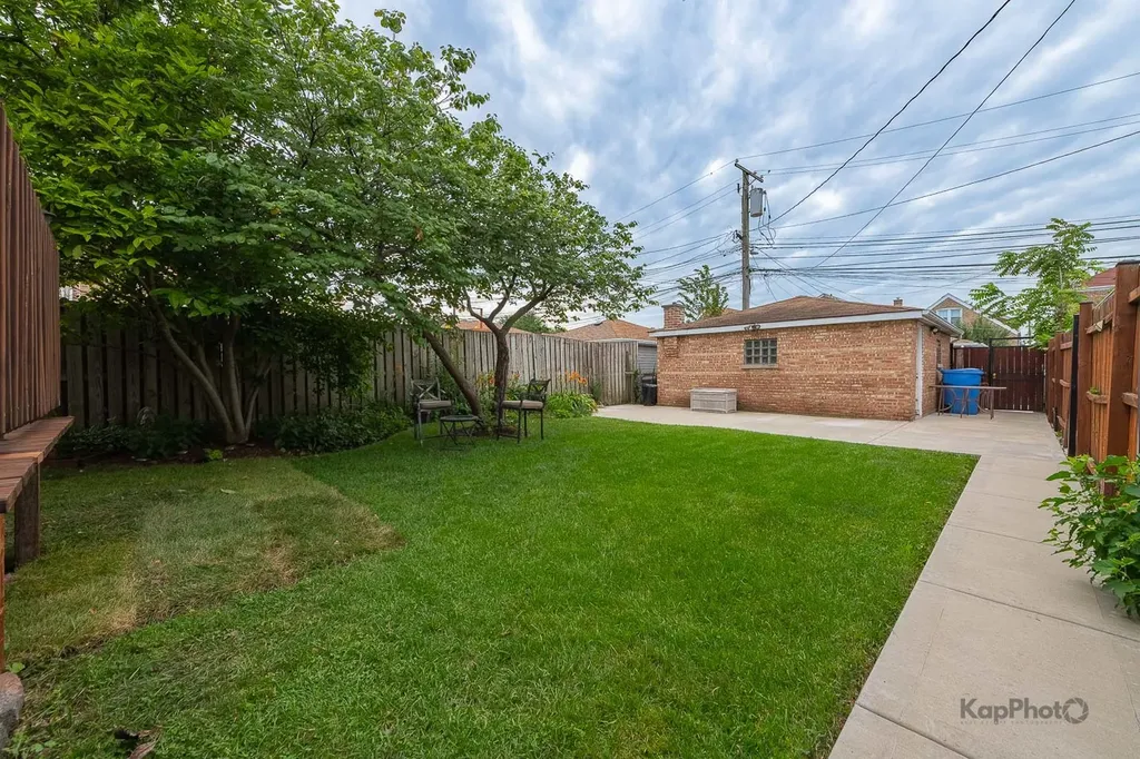 3933 West 69th Place Chicago IL 60629
