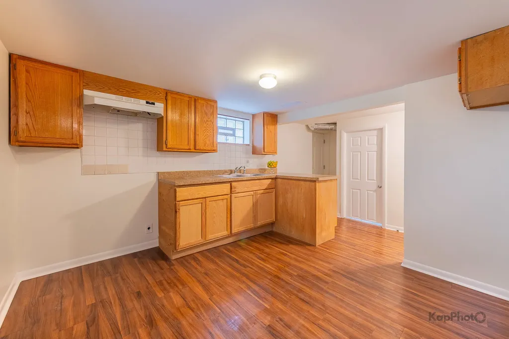 3933 West 69th Place Chicago IL 60629
