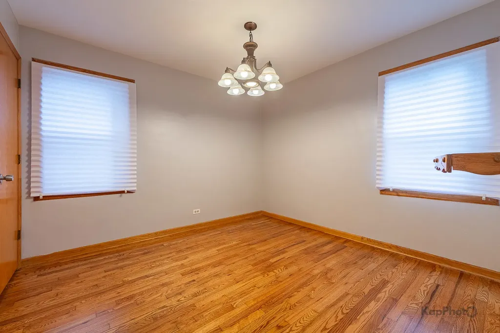 3933 West 69th Place Chicago IL 60629