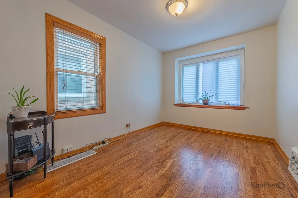 3933 West 69th Place Chicago IL 60629