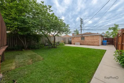 3933 West 69th Place Chicago IL 60629