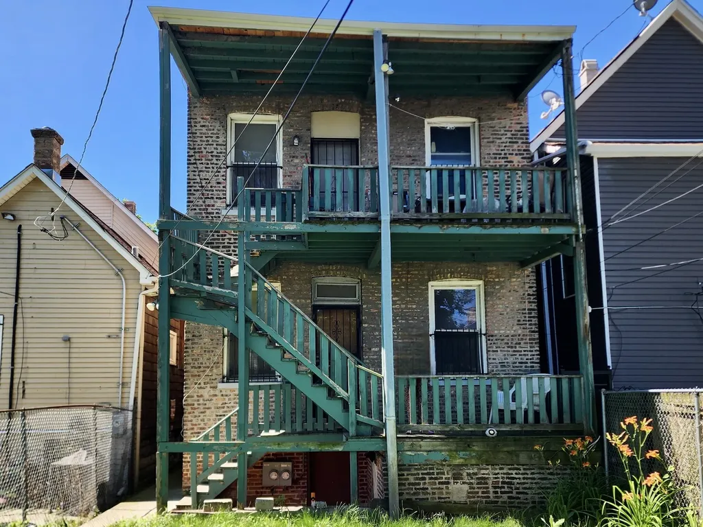 5042 West Superior Street Chicago IL 60644