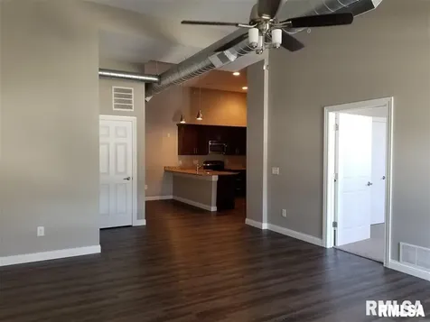 1534 River Drive Moline IL 61265