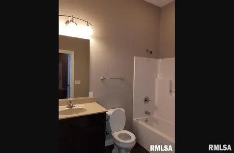 1534 River Drive Moline IL 61265