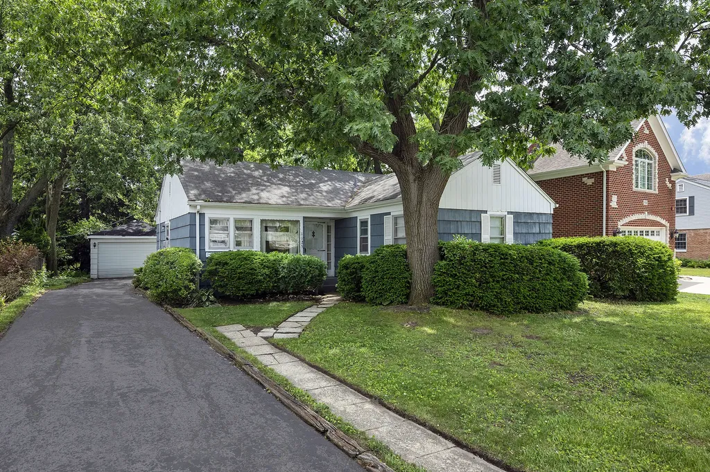 1125 Greenbriar Lane Northbrook IL 60062
