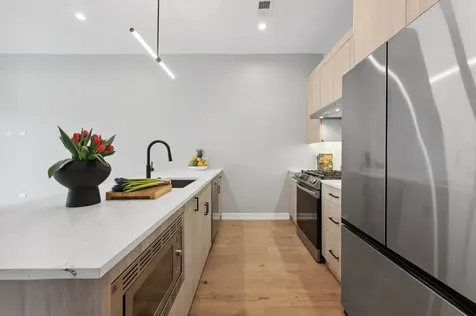 7006 North Glenwood Avenue Chicago IL 60626