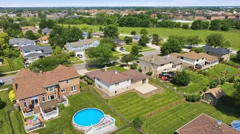 17019 Bedford Lane Tinley Park IL 60477
