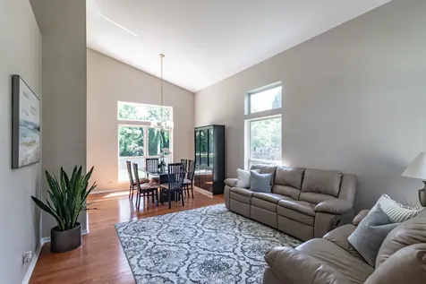 7401 Inglenook Lane Gurnee IL 60031