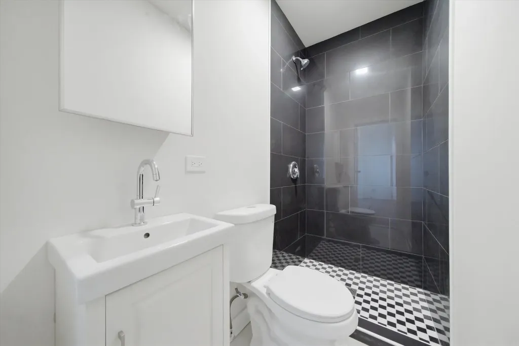 1446 East 71st Place Chicago IL 60619