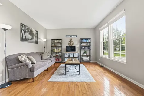 531 Brookside Avenue Algonquin IL 60102