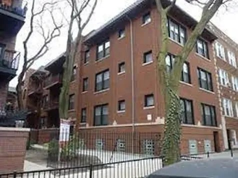 713 West Barry Avenue Chicago IL 60657
