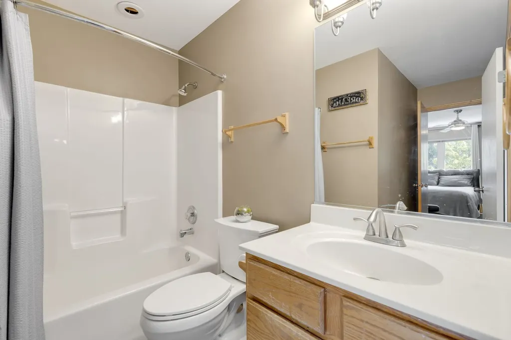 363 Aaron Lane Bolingbrook IL 60440