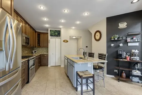 363 Aaron Lane Bolingbrook IL 60440