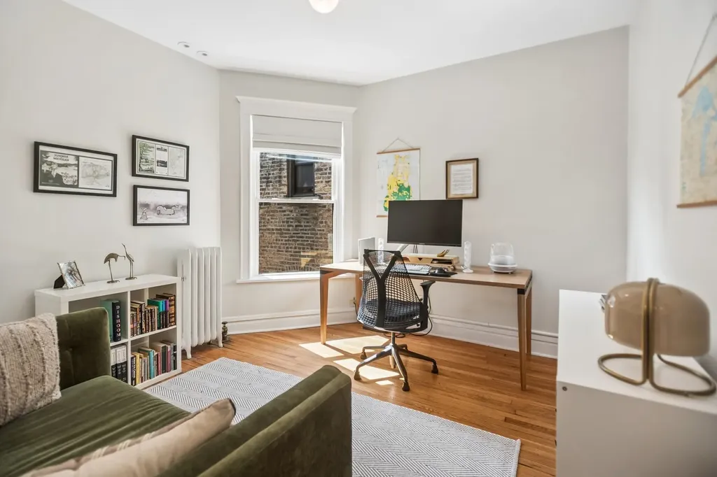 4635 North Paulina Street Chicago IL 60640