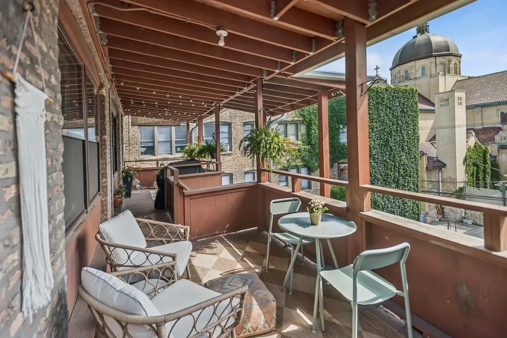 4635 North Paulina Street Chicago IL 60640