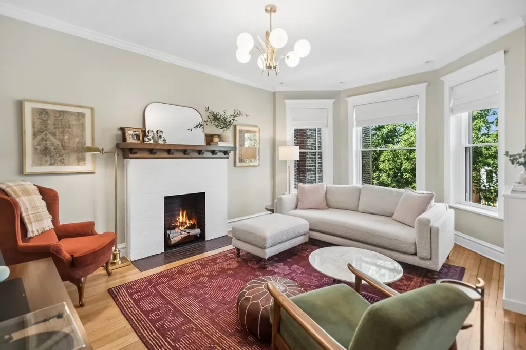 4635 North Paulina Street Chicago IL 60640