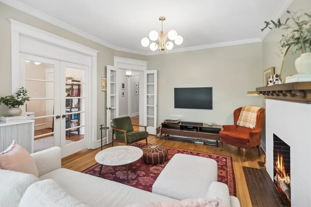 4635 North Paulina Street Chicago IL 60640