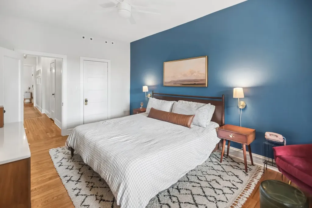 4635 North Paulina Street Chicago IL 60640