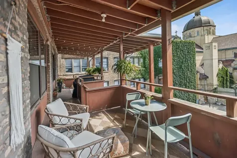 4635 North Paulina Street Chicago IL 60640