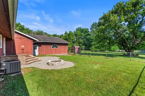 2102 Fogel Road Mahomet IL 61853