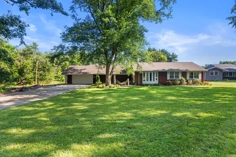 2102 Fogel Road Mahomet IL 61853