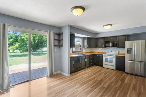 2102 Fogel Road Mahomet IL 61853