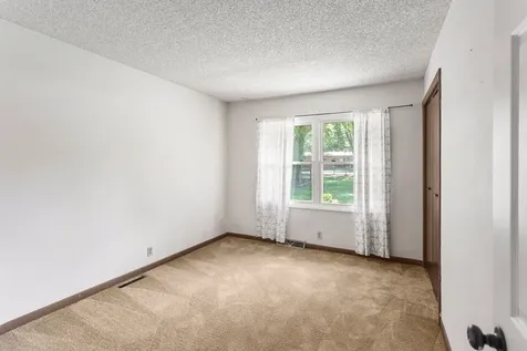2102 Fogel Road Mahomet IL 61853