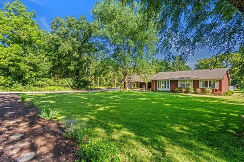 2102 Fogel Road Mahomet IL 61853