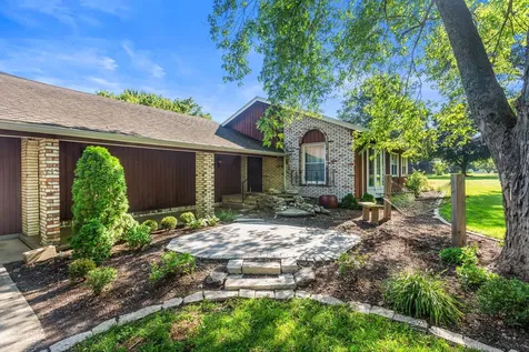 2102 Fogel Road Mahomet IL 61853