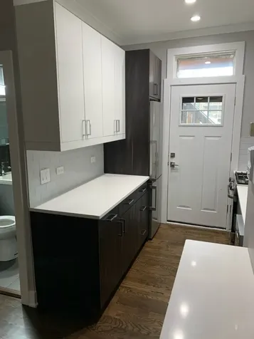 709 West Barry Avenue Chicago IL 60657