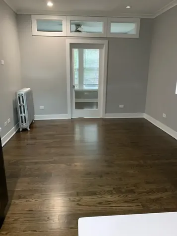 709 West Barry Avenue Chicago IL 60657