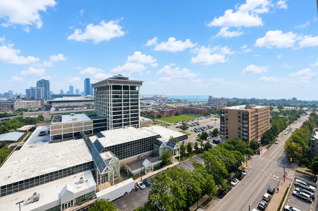 2605 South Indiana Avenue Chicago IL 60616