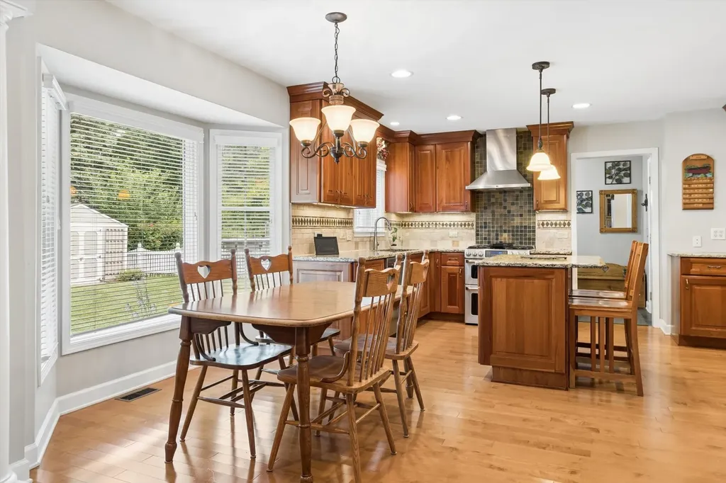 1137 Hyde Park Lane Naperville IL 60565