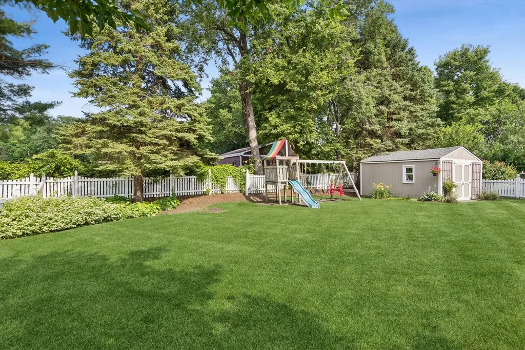 1137 Hyde Park Lane Naperville IL 60565