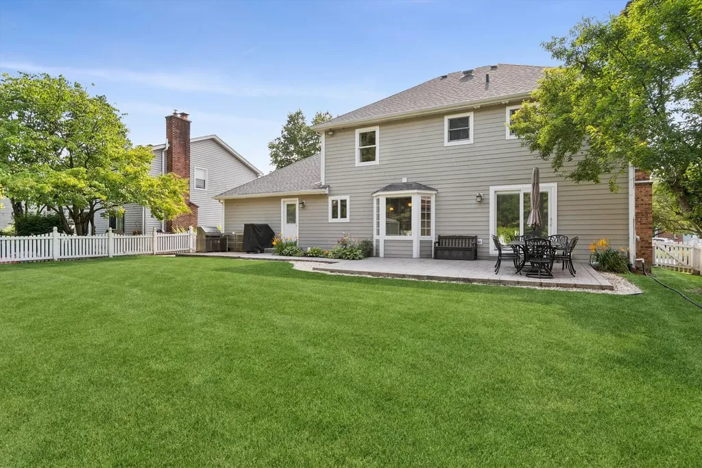 1137 Hyde Park Lane Naperville IL 60565