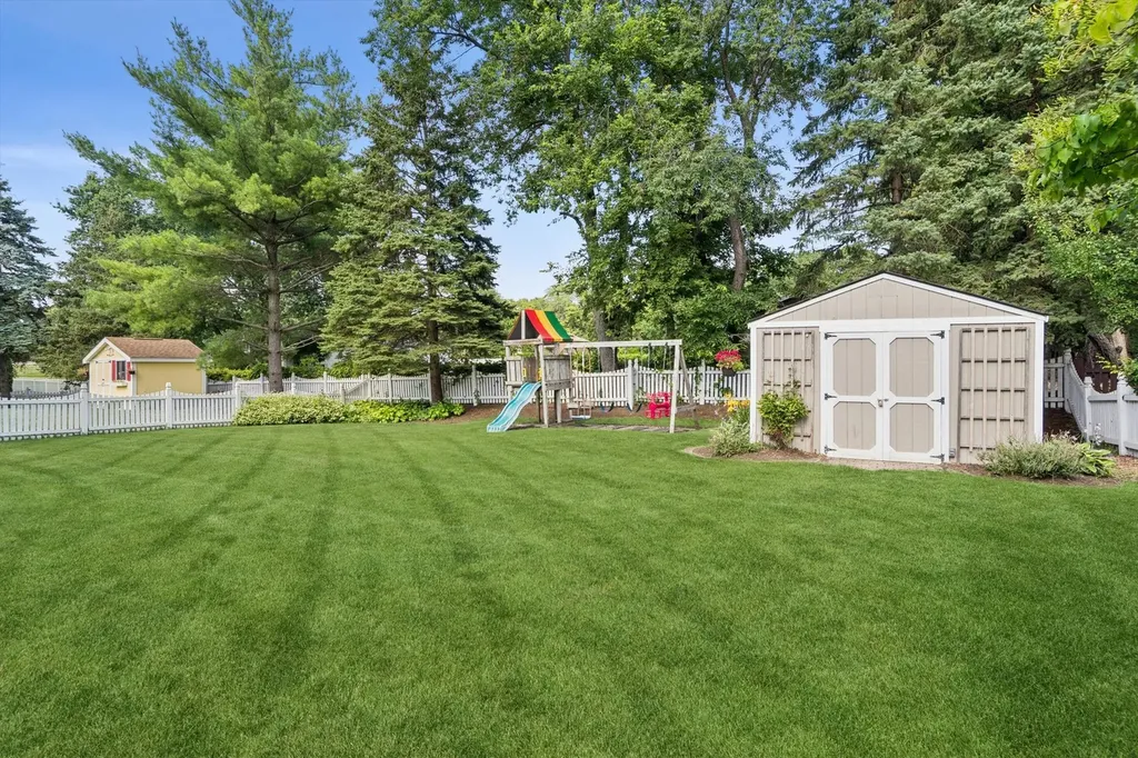 1137 Hyde Park Lane Naperville IL 60565