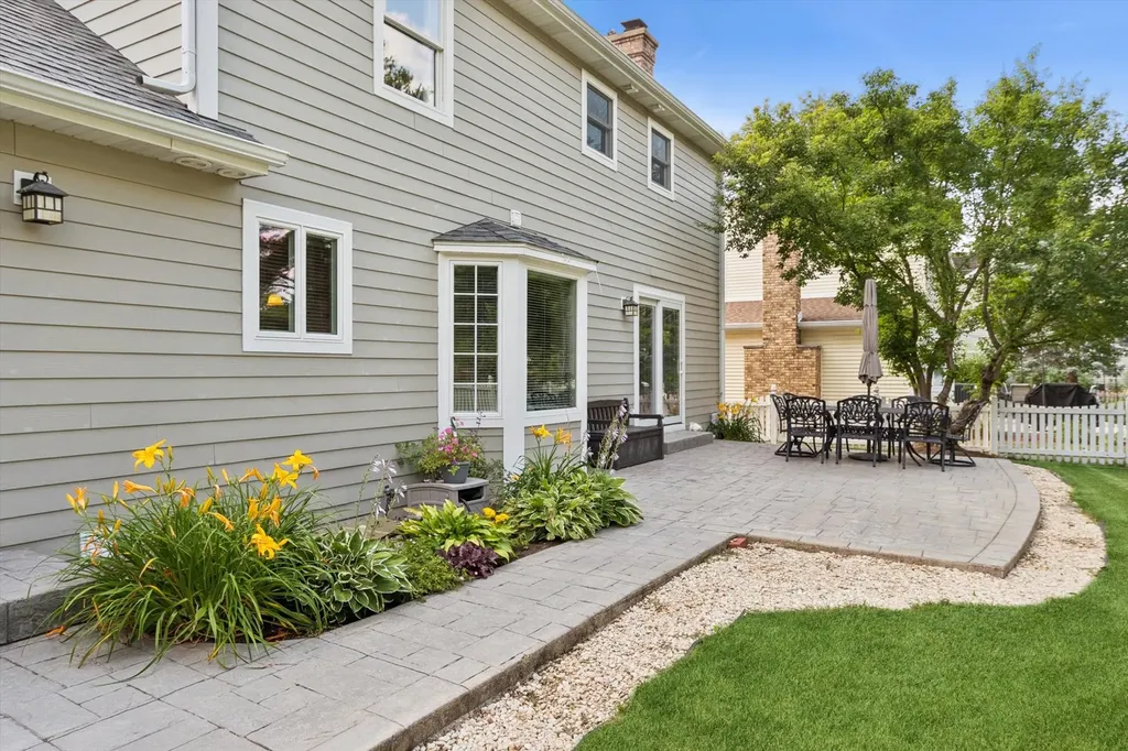 1137 Hyde Park Lane Naperville IL 60565
