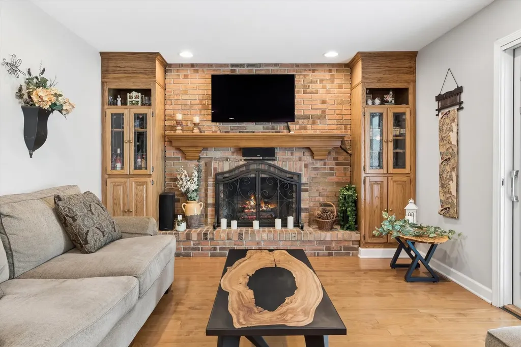 1137 Hyde Park Lane Naperville IL 60565